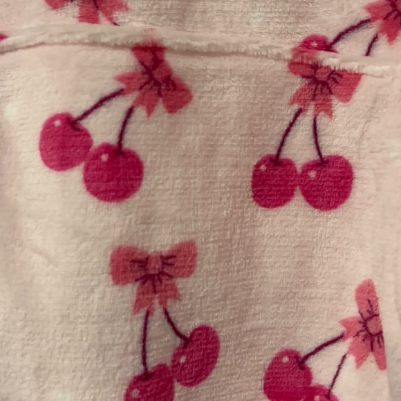 Pink sweater with cherries & bows - Picture 3 of 5